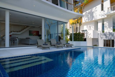 Chalet de 4 dormitorios en Surat Thani, Tailandia № 114115 - foto 2