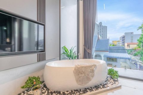 Chalet de 5 dormitorios en Pattaya, Tailandia № 114118 - foto 10