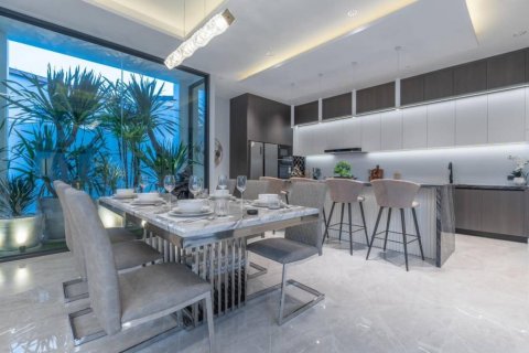 Chalet de 5 dormitorios en Pattaya, Tailandia № 114118 - foto 3