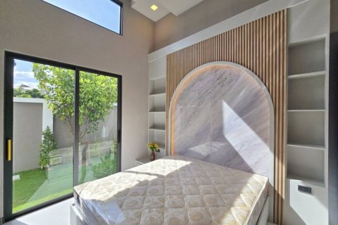 Chalet de 4 dormitorios en Pattaya, Tailandia № 116696 - foto 8