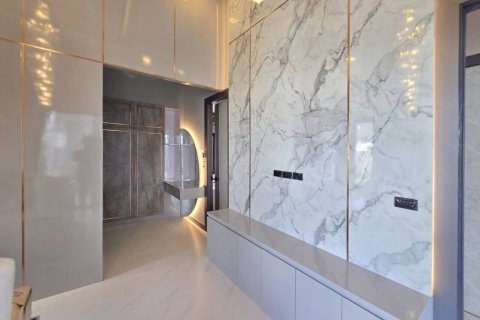 Chalet de 4 dormitorios en Pattaya, Tailandia № 116696 - foto 4