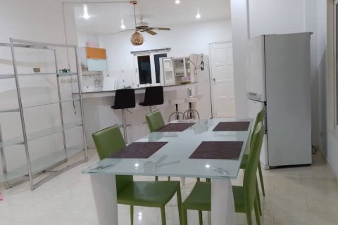 Casa de 6 dormitorios en Phuket, Tailandia № 116698 - foto 5