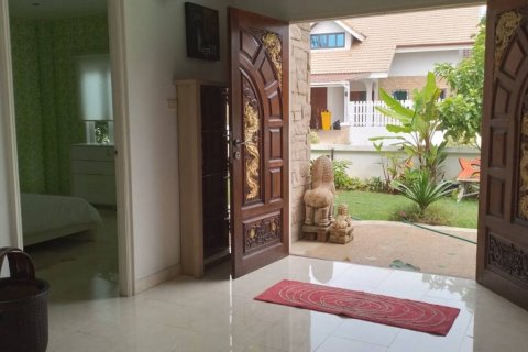 Casa de 6 dormitorios en Phuket, Tailandia № 116698 - foto 2