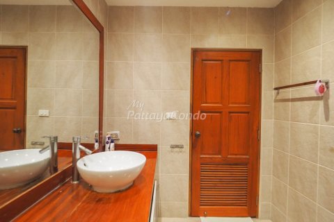 Condominio de 3 dormitorios en Bang Lamung, Tailandia № 54263 - foto 28