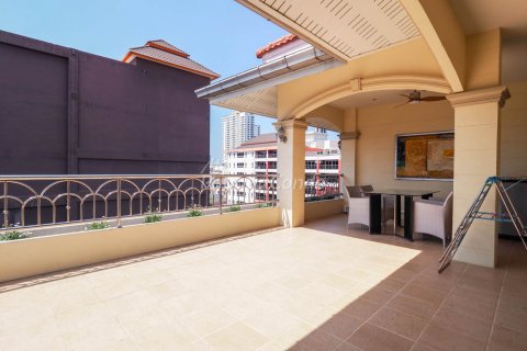 Condominio de 3 dormitorios en Bang Lamung, Tailandia № 54263 - foto 8