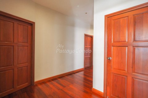 Condominio de 3 dormitorios en Bang Lamung, Tailandia № 54263 - foto 13