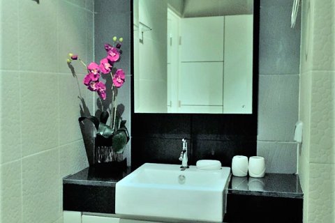 Condominio de 1 dormitorio en Pattaya, Tailandia № 204159 - foto 4