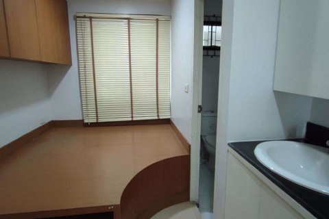 Condominio de 2 dormitorios en Watthana, Bangkok, Tailandia № 47475 - foto 19