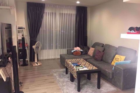 Duplex in Samut Prakan, Thailand 3 Schlafzimmer № 47479