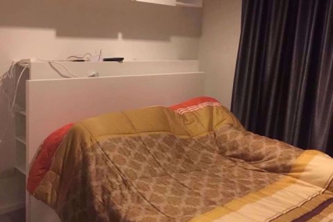 Dúplex de 3 dormitorios en Samut Prakan, Tailandia № 47479 - foto 9
