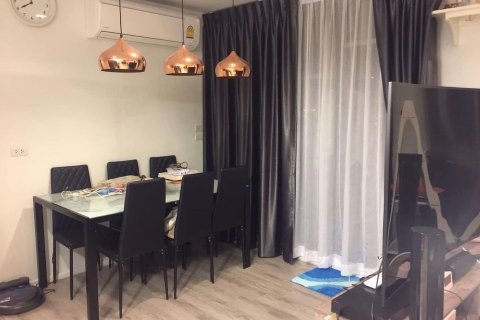 Dúplex de 3 dormitorios en Samut Prakan, Tailandia № 47479 - foto 2