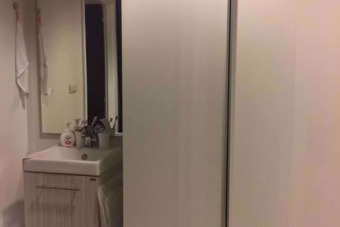 Dúplex de 3 dormitorios en Samut Prakan, Tailandia № 47479 - foto 15