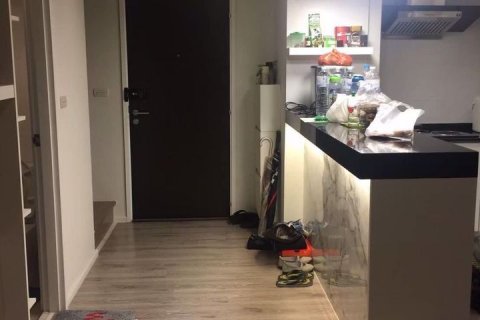 Dúplex de 3 dormitorios en Samut Prakan, Tailandia № 47479 - foto 5