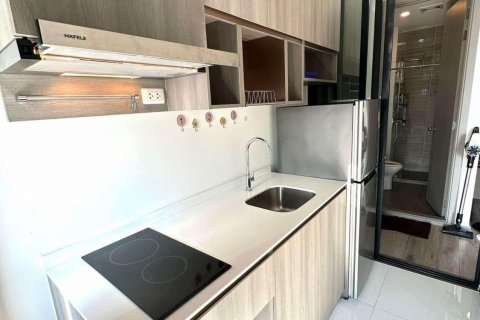 Studio dans le Condo à Watthana, Bangkok, Thaïlande  № 137004 - photo 2