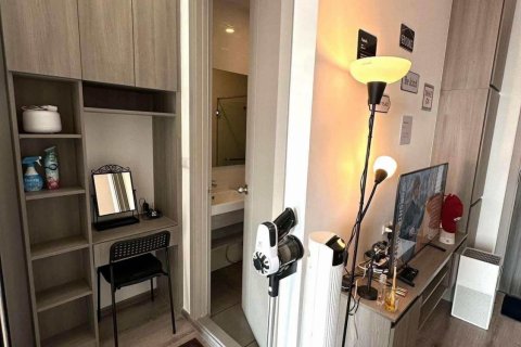 Studio dans le Condo à Watthana, Bangkok, Thaïlande  № 137004 - photo 4