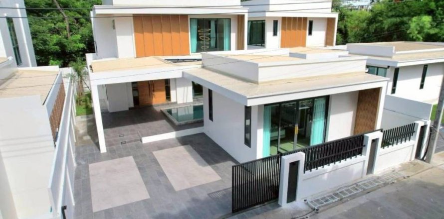 Chalet de 4 dormitorios en Pattaya, Tailandia № 172981