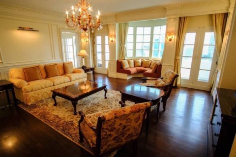 Condominio de 5 dormitorios en Bangkok, Tailandia № 172977 - foto 3