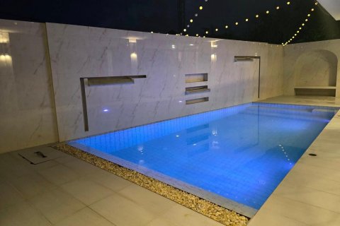 Chalet de 4 dormitorios en Chiang Mai, Tailandia № 160027 - foto 3