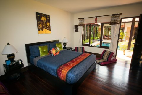 Chalet de 3 dormitorios en Phuket, Tailandia № 157867 - foto 5