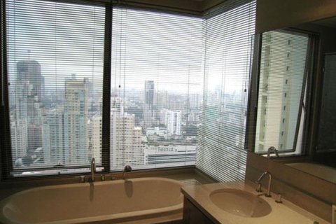 Condominio de 2 dormitorios en Khlong Toei, Bangkok, Tailandia № 157868 - foto 6