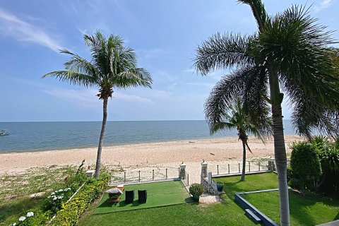 Chalet de 4 dormitorios en Hua Hin, Tailandia № 168476 - foto 8