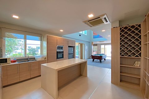 Chalet de 4 dormitorios en Hua Hin, Tailandia № 168476 - foto 24