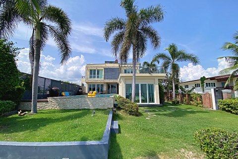 Chalet de 4 dormitorios en Hua Hin, Tailandia № 168476 - foto 3