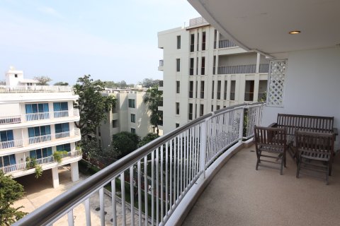 Condominio de 3 dormitorios en Hua Hin, Tailandia № 168473 - foto 3