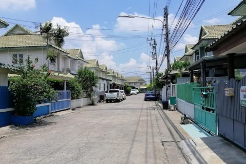 ЖК Pruksa 20 Lumlukka Klong 2 в Ратхум Тхани, Таиланд № 59752