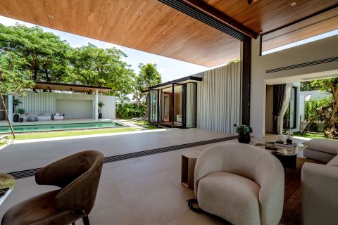 Chalet de 4 dormitorios en Layan Beach, Tailandia № 166425 - foto 15