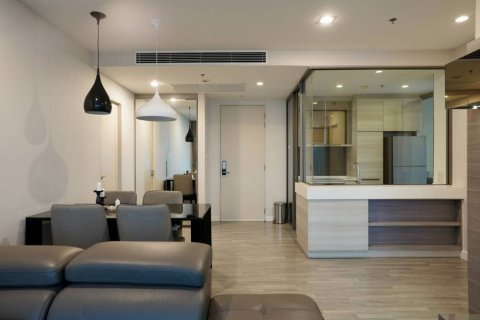 Condominio de 2 dormitorios en Khlong San, Bangkok, Tailandia № 172861 - foto 2