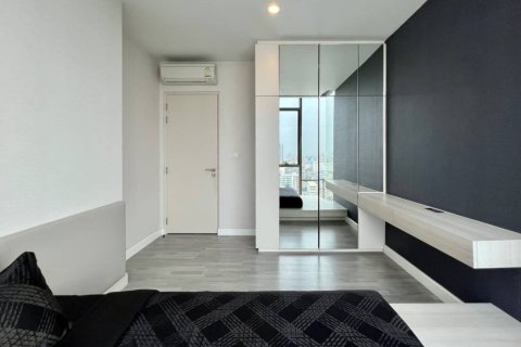 Condominio de 2 dormitorios en Khlong San, Bangkok, Tailandia № 172861 - foto 10