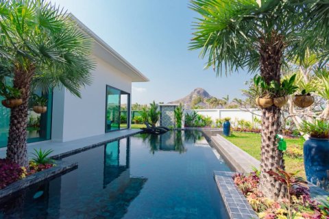 Chalet de 3 dormitorios en Pran Buri, Tailandia № 172863 - foto 2