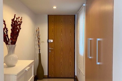 Condominio de 3 dormitorios en Phra Khanong, Bangkok, Tailandia № 47954 - foto 2
