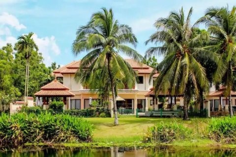Adosado de 4 dormitorios en Phuket, Tailandia № 159032 - foto 2