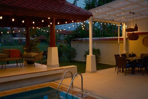 Adosado de 4 dormitorios en Phuket, Tailandia № 159032 - foto 13