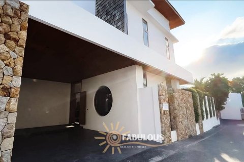 Villa in Rawai, Thailand 3 bedrooms № 179272 - photo 11