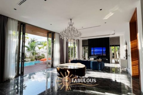 Villa in Rawai, Thailand 3 bedrooms № 179272 - photo 13