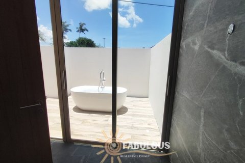 Villa in Rawai, Thailand 3 bedrooms № 179272 - photo 6