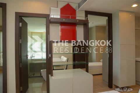 Condo in Bangkok, Thailand, 2 bedrooms № 187253 - photo 4