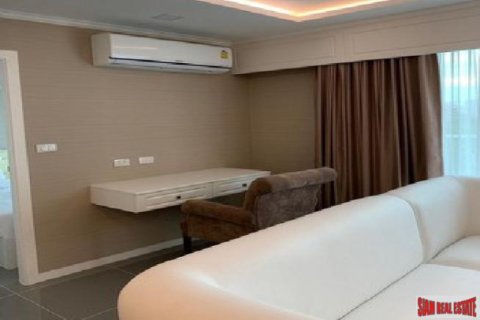 Apartamento de 2 dormitorios en Jomtien Beach, Pattaya, Tailandia № 193646 - foto 4