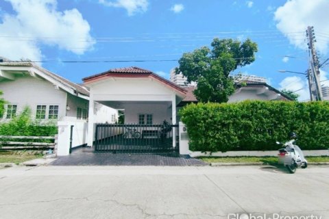 Casa de 2 dormitorios en Pattaya, Tailandia № 233482