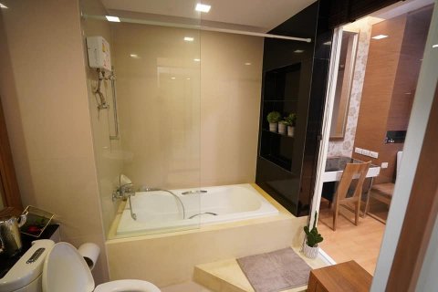 Condominio de 2 dormitorios en Bangkok, Tailandia № 66727 - foto 20