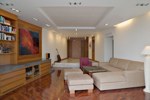 Condominio de 2 dormitorios en Sathon, Bangkok, Tailandia № 144153 - foto 13