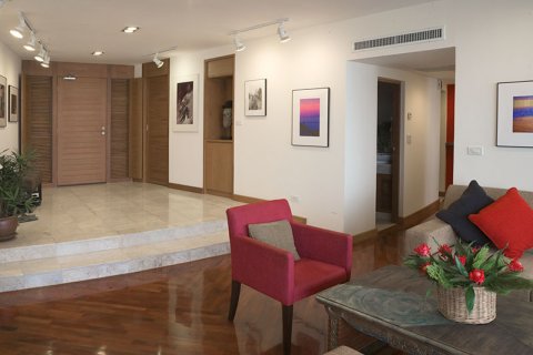 Condominio de 2 dormitorios en Sathon, Bangkok, Tailandia № 144153
