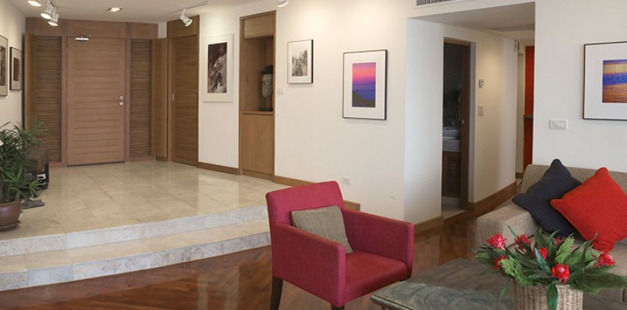 Condominio de 2 dormitorios en Sathon, Bangkok, Tailandia № 144153