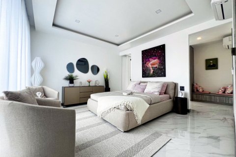 Casa de 3 dormitorios en Bang Sare, Tailandia № 153770 - foto 18