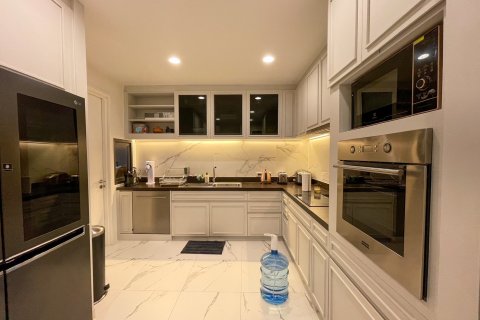 Condominio de 3 dormitorios en Bangkok, Tailandia № 143454 - foto 20