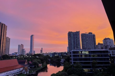 Condominio de 3 dormitorios en Bangkok, Tailandia № 143454 - foto 26