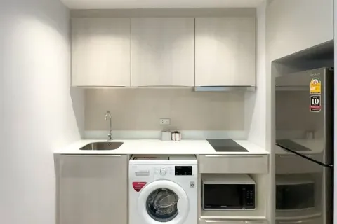 Studio in the Condo in Khlong Toei, Bangkok, Thailand № 156897 - Foto 3